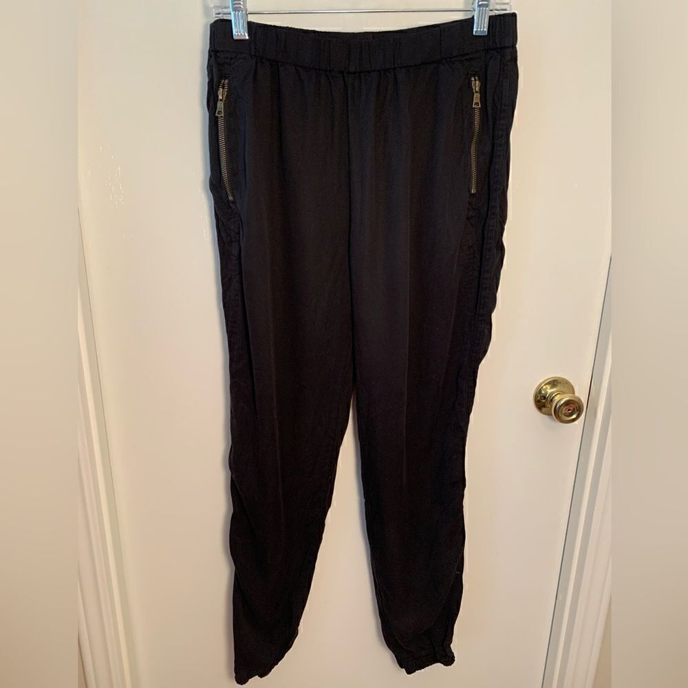 Young fabulous & broke GUC black joggers with gold zippers Size medium